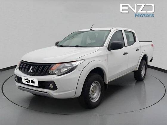 MITSUBISHI L200 TRITON 2.4 16V TURBO DIESEL GL CD 4X4 MANUAL MITSUBISHI L200 TRITON 2.4 16V TURBO DIESEL GL CD 4X4 MANUAL